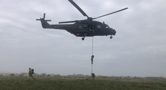 Fast Rope exercise for the 9th Alpini - Online Defense