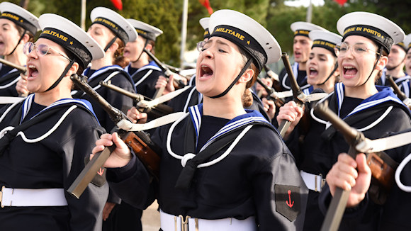 Accademia Navale: gli Allievi Ufficiali del XXI corso in Ferma Prefissata  hanno giurato fedeltà alla Repubblica Italiana - Marina Militare