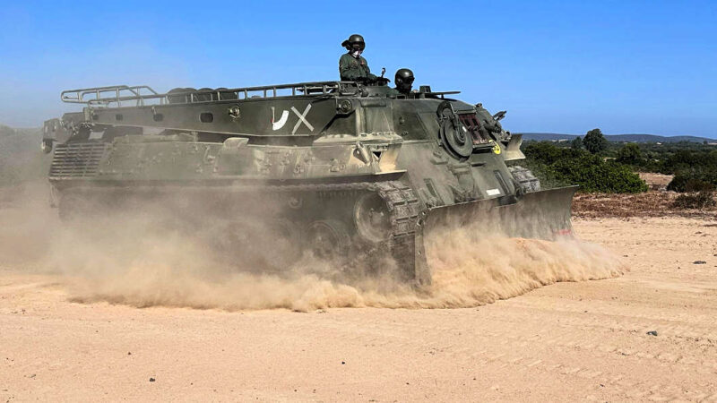Nuovi equipaggi per il “Leopard” Pioniere