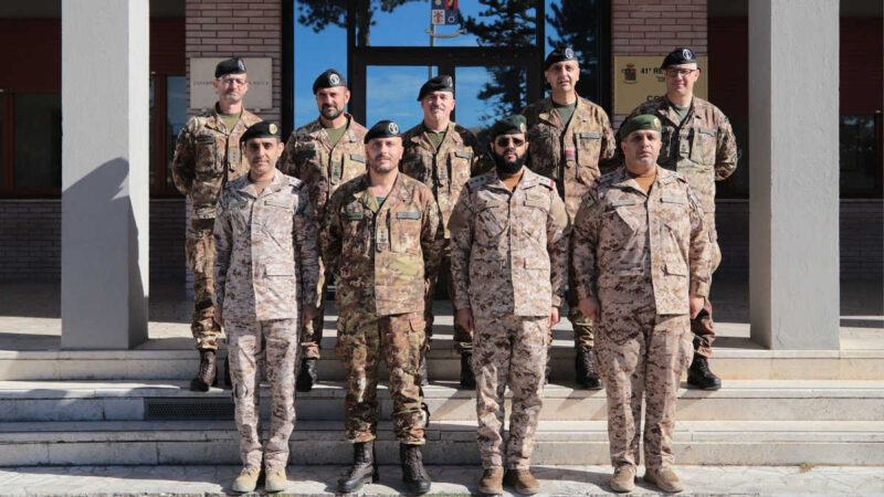 La brigata informazioni tattiche ospita una delegazione dell’Arabia Saudita