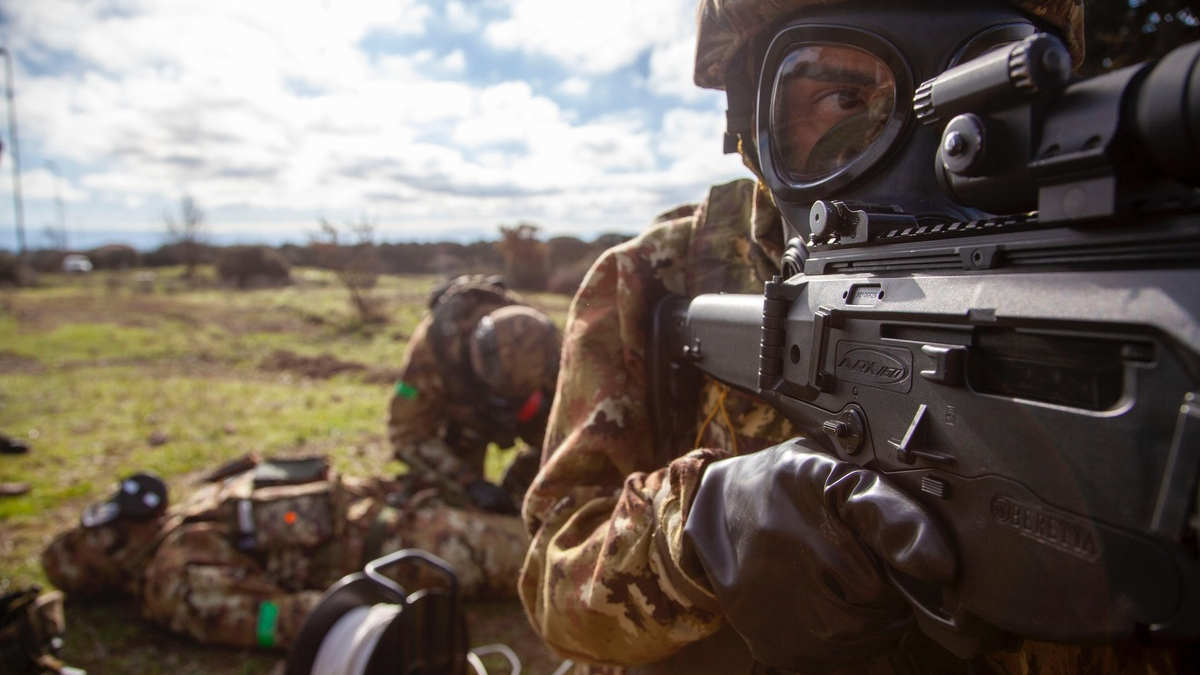 Esercitazione CBRN per il 151° reggimento fanteria e il 5° reggimento genio guastatori
