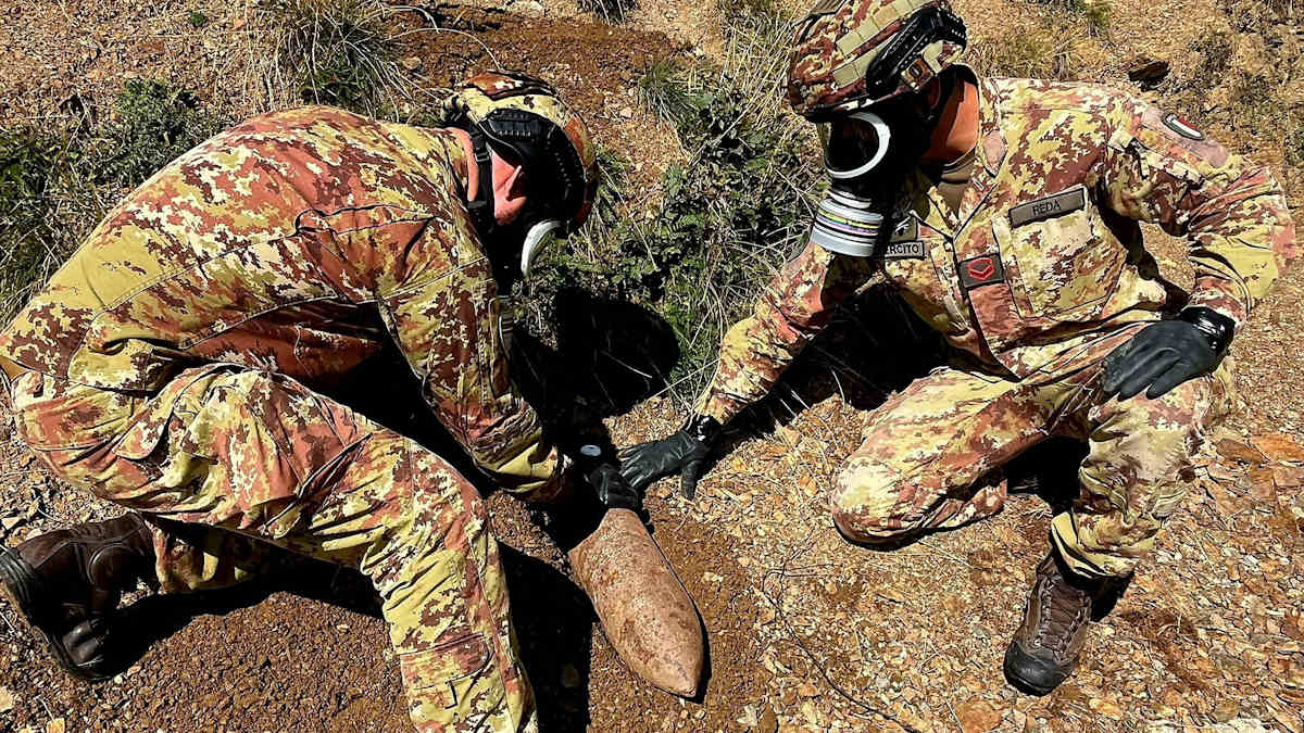 Esercito: attività di bonifica su tre ordigni a caricamento speciale